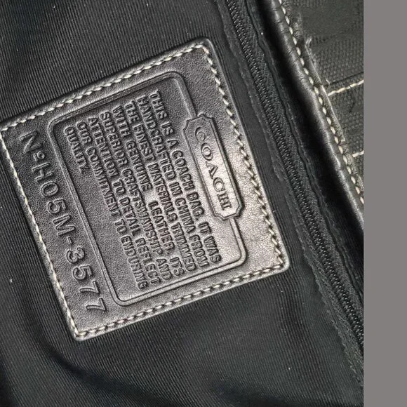 COACH Y2k  Small Duffle Shoulder bag in black - Picture 9 of 11